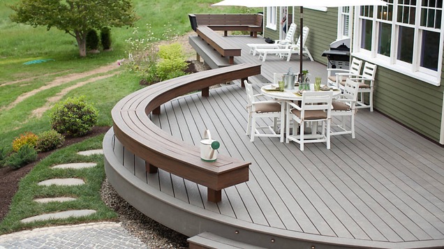 How To Choose The Right Kind Of Deck For Your Backyard