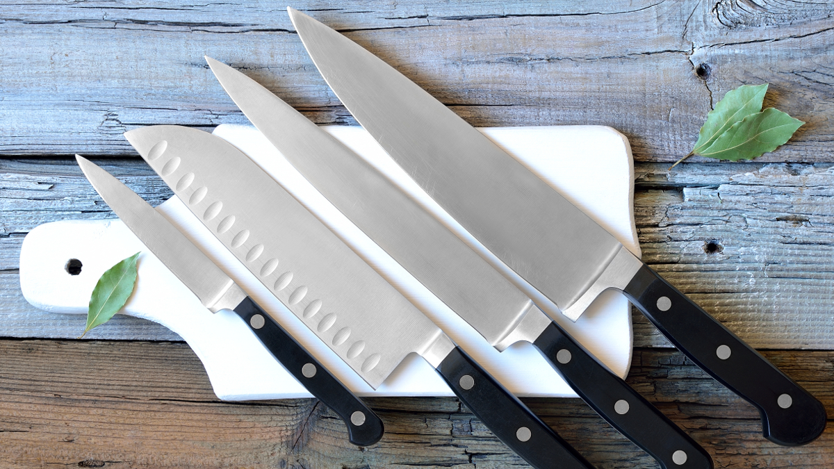 Learn To Handle A Kitchen Knife Like A Pro [Infographic]