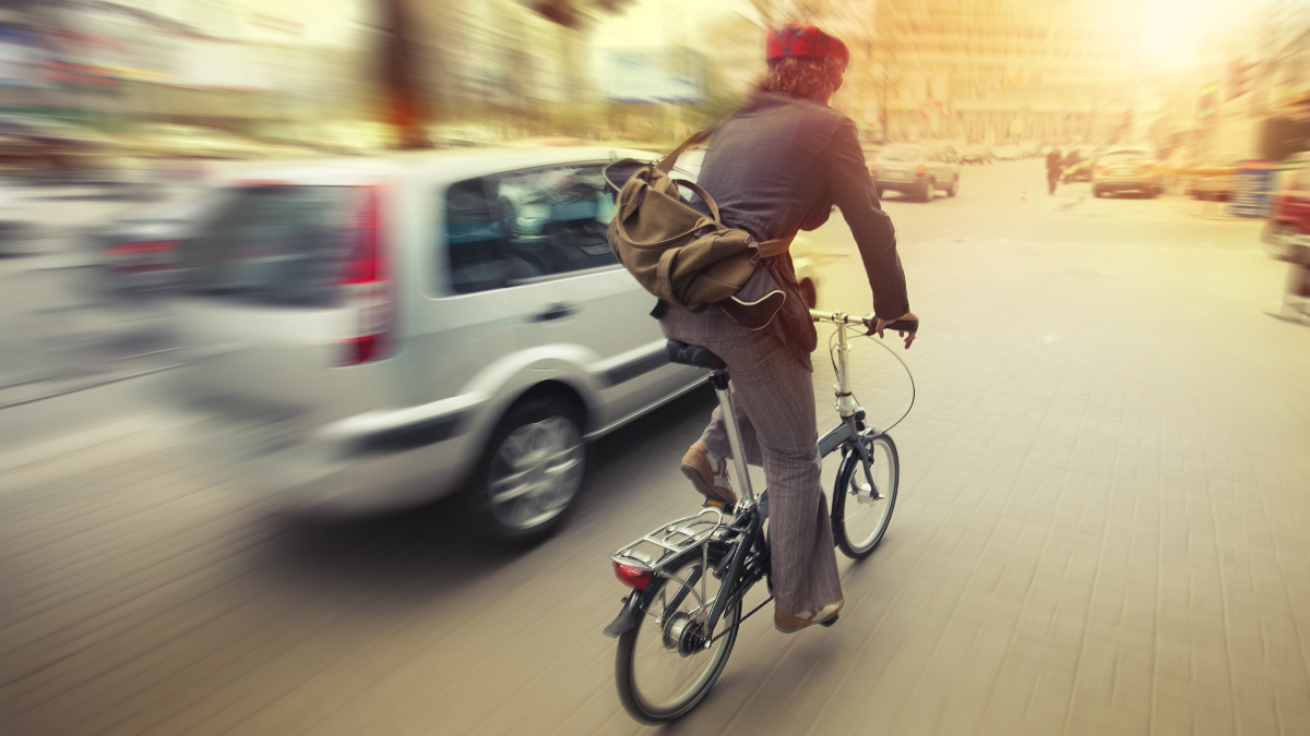 Should Motorists Be Fined For Closely Passing Cyclists?