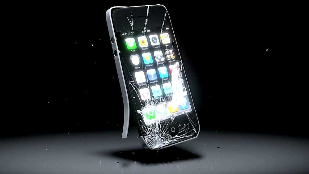 Hey Apple, It’s Time You Replaced Our Cracked Screens For Free