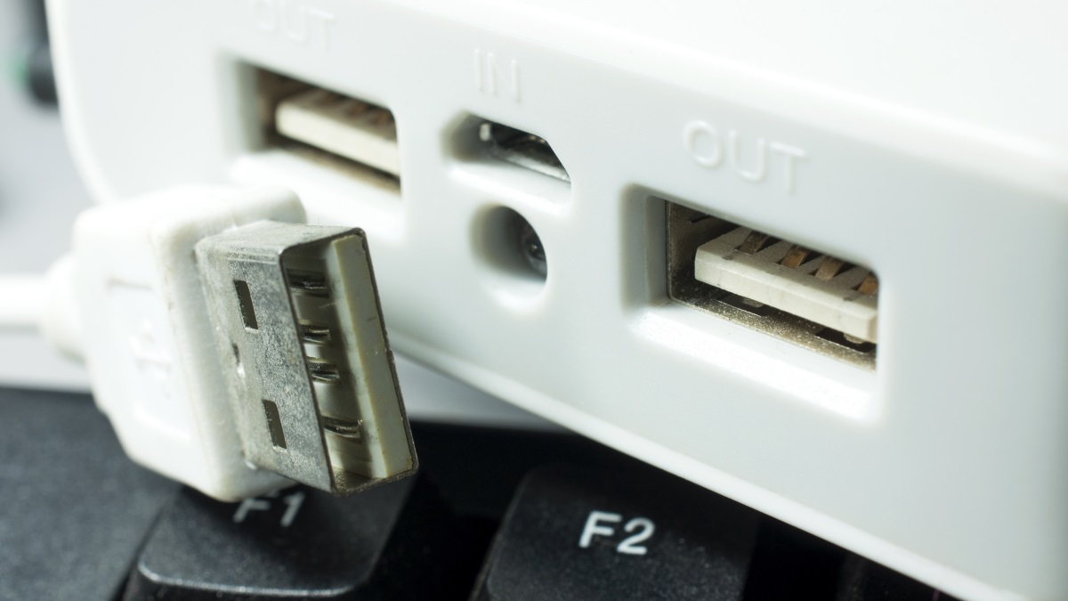 Kaspersky Lab Warns Against Charging Smartphones Over USB