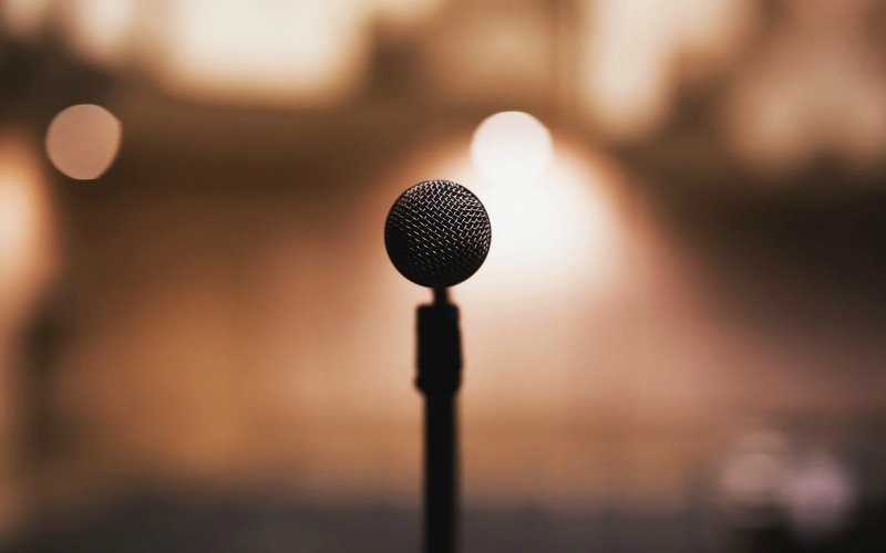 Be A More Confident Public Speaker By Incorporating A Story Into Your Presentation