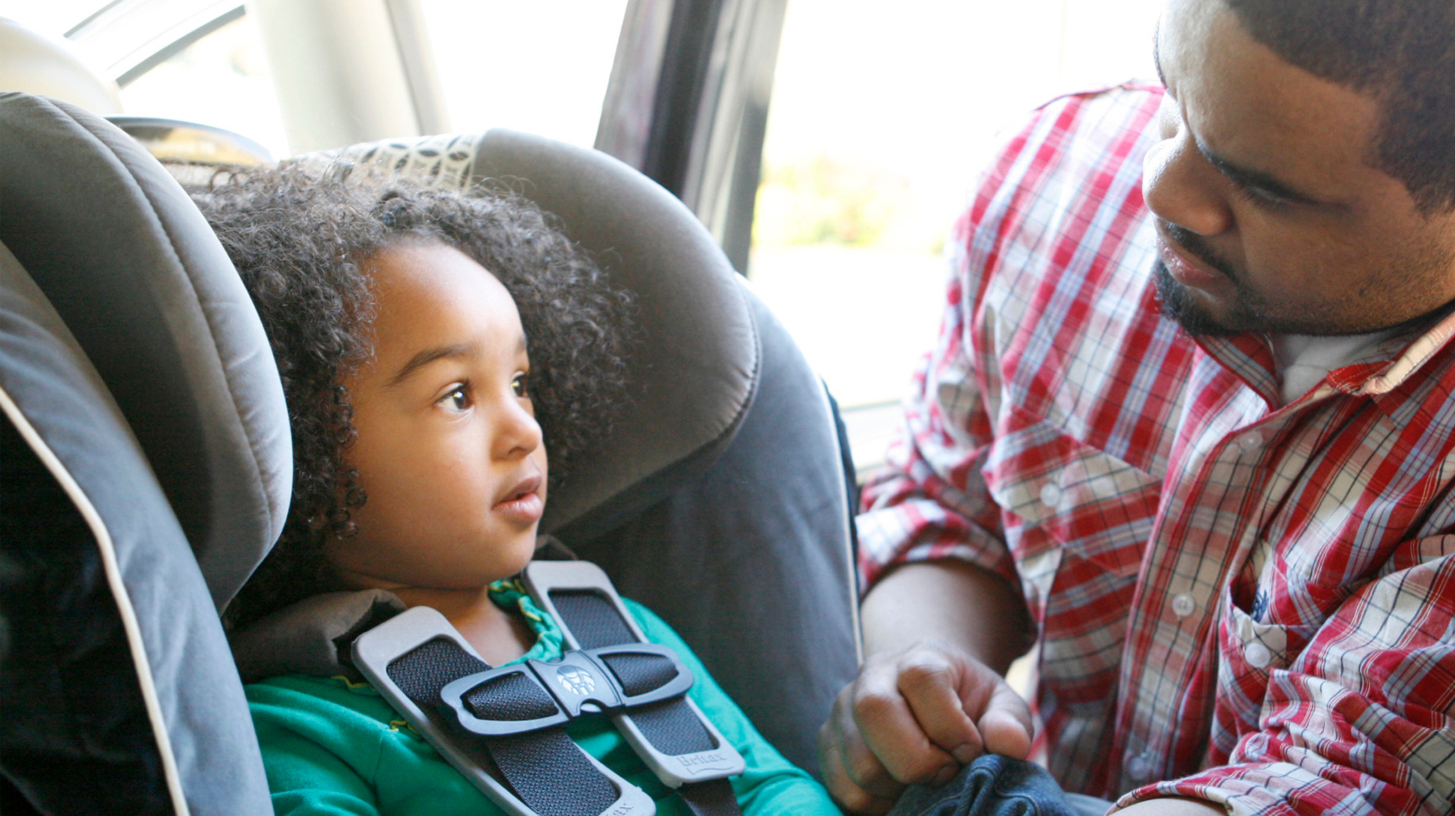 How To Stop Your Kid From Trying To Escape Out Of A Car Seat