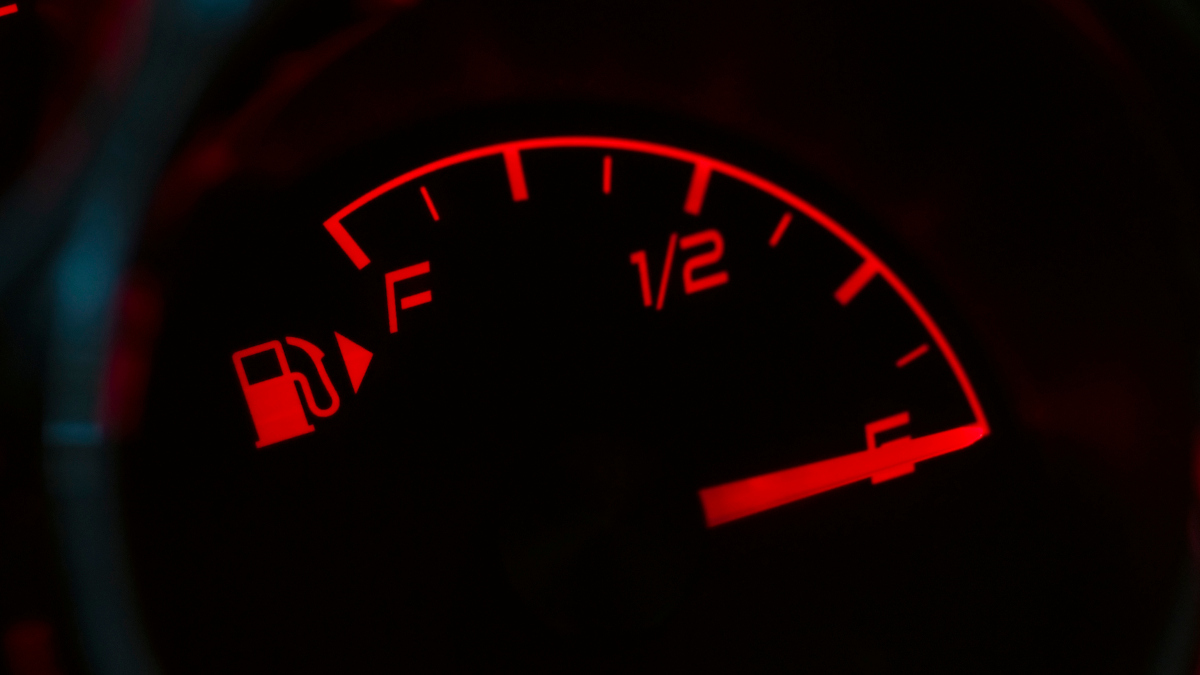 What The Fuel Pump Indicator In Your Car Is Actually For