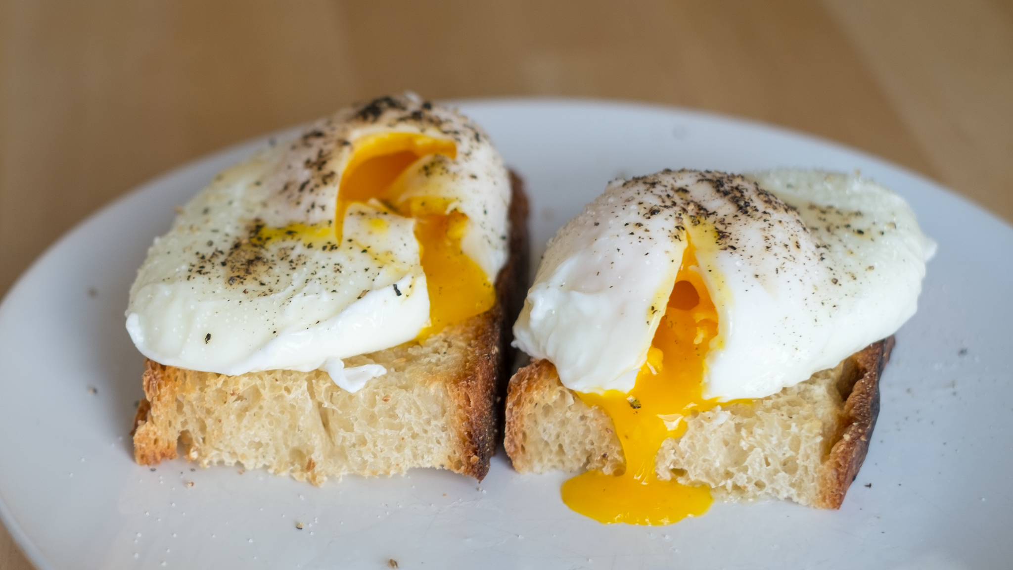 This Is the Easiest Way to Poach an Egg