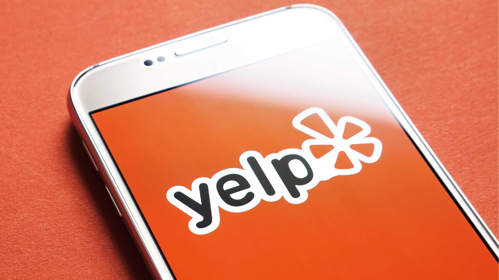 Yelp将一家企业标记为种族主义者意味着什么？