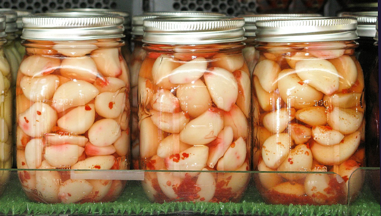 How to Make TikTok’s Favourite Spicy Pickled Garlic