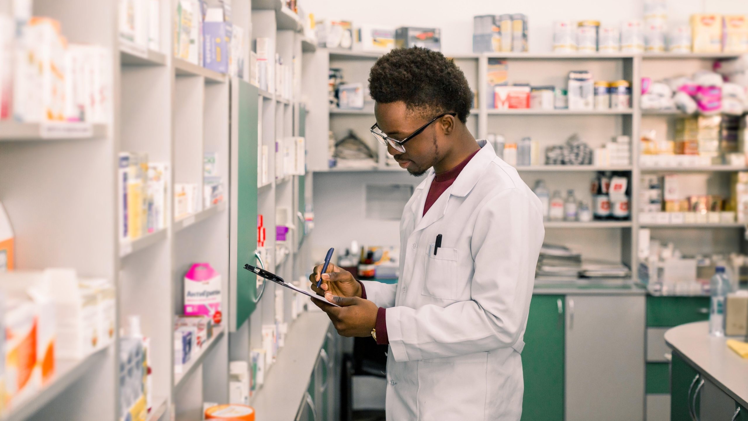 5 Questions You Should Be Asking Your Pharmacist Every Time You Start a New Prescription