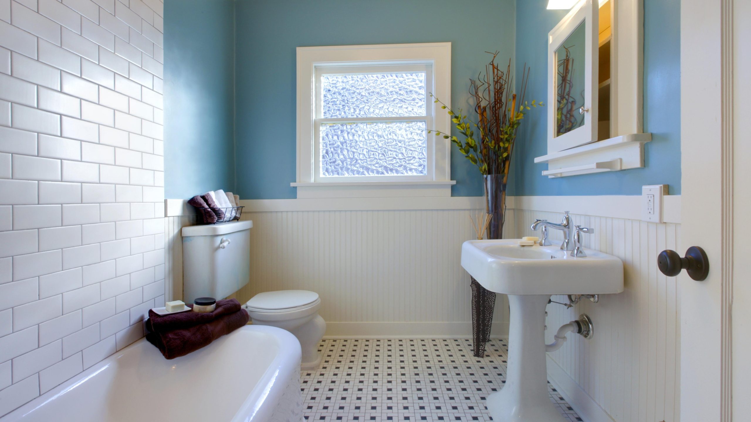 How to Spruce Up Your Bathroom for Less Than $100