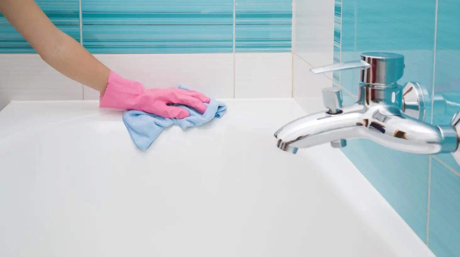 How to Clean Mould From Tub, Tile, and Grout Corners With Just Toilet Paper