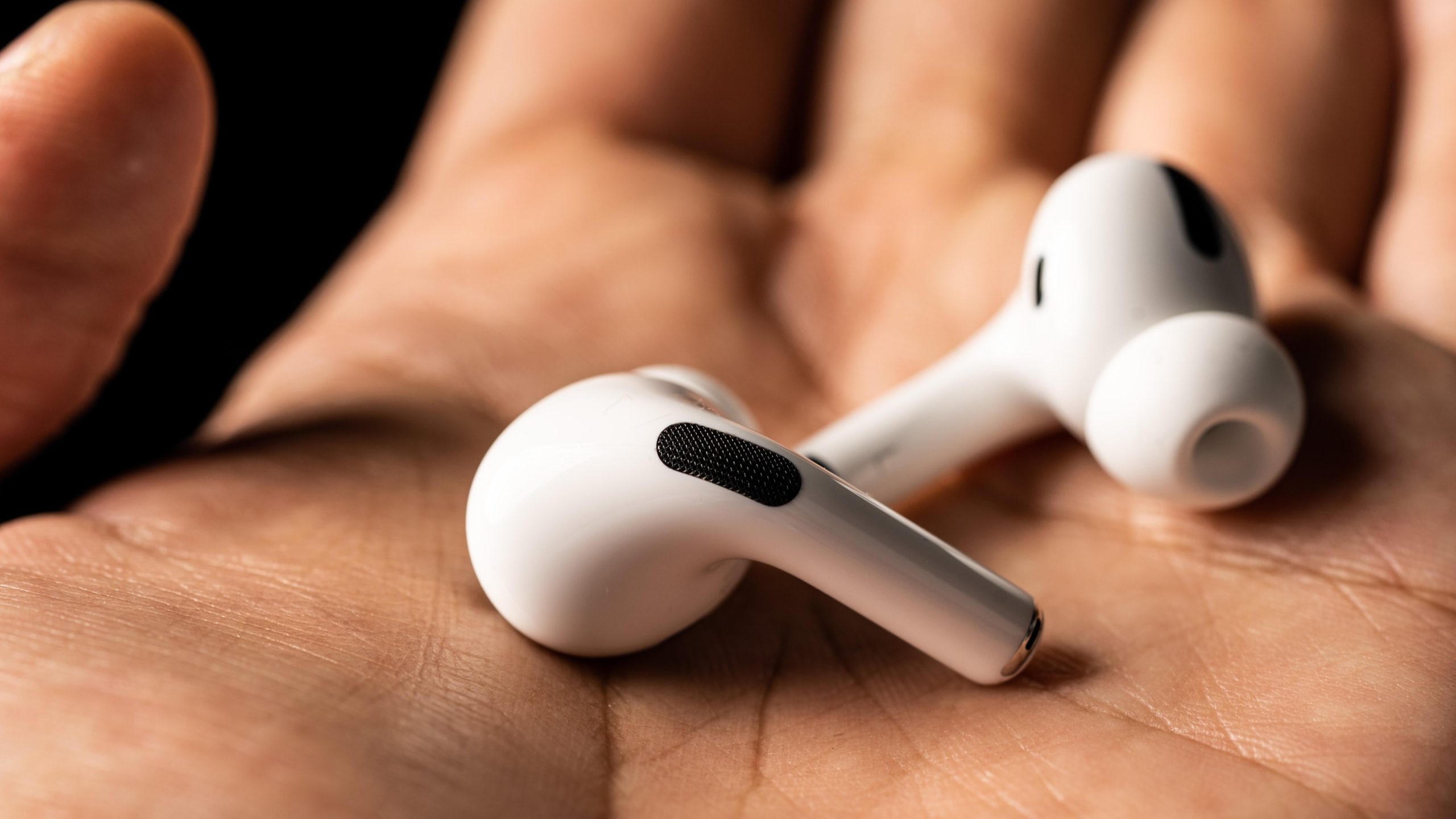21 Clever AirPods Pro Settings Everyone Should Be Using