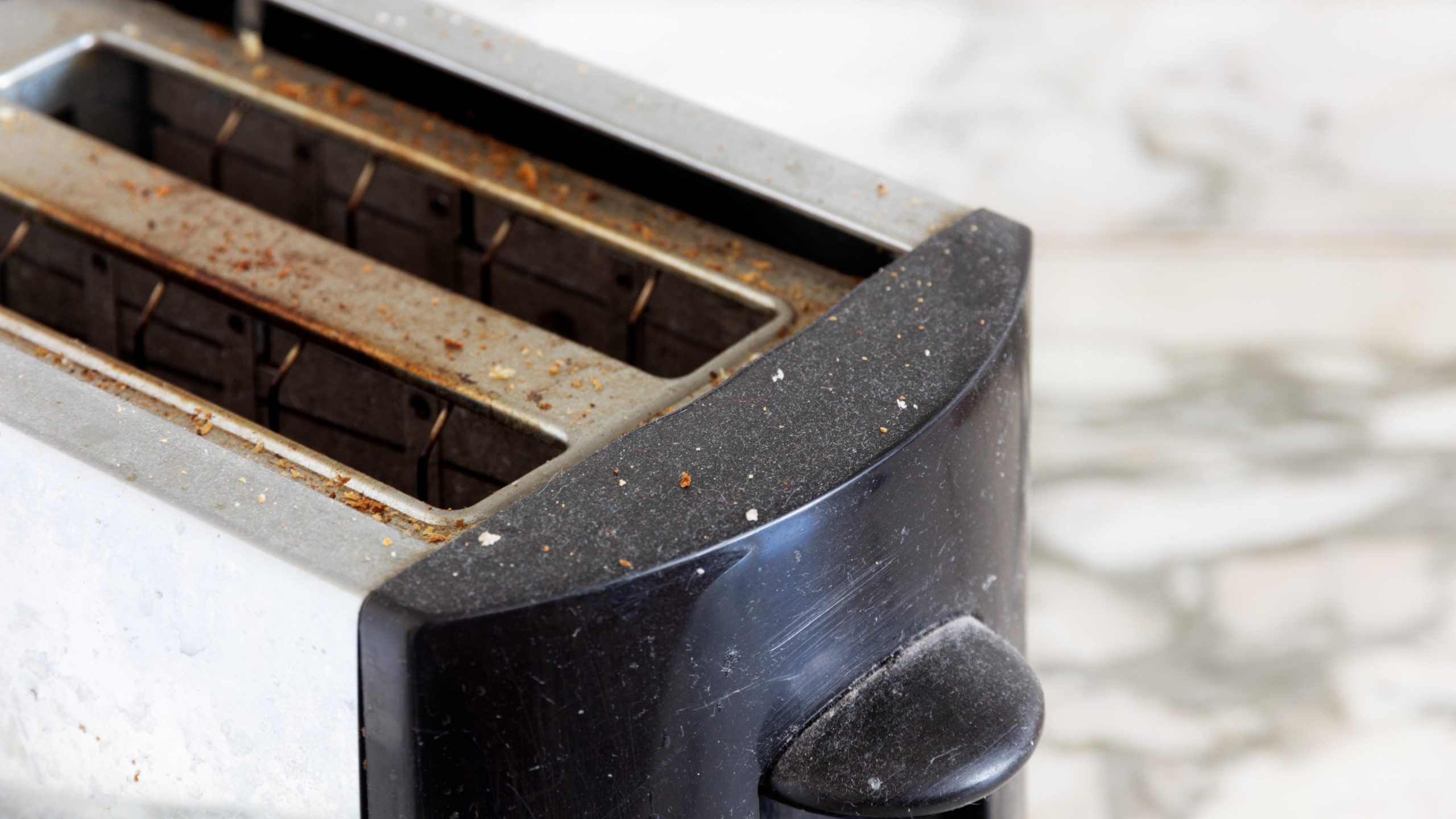 如何正确清洁你的烤面包机