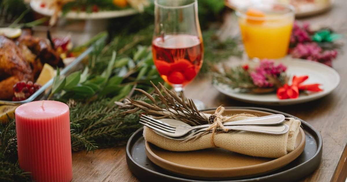 Your Ultimate Guide To Hosting Christmas Lunch Without All The Stress