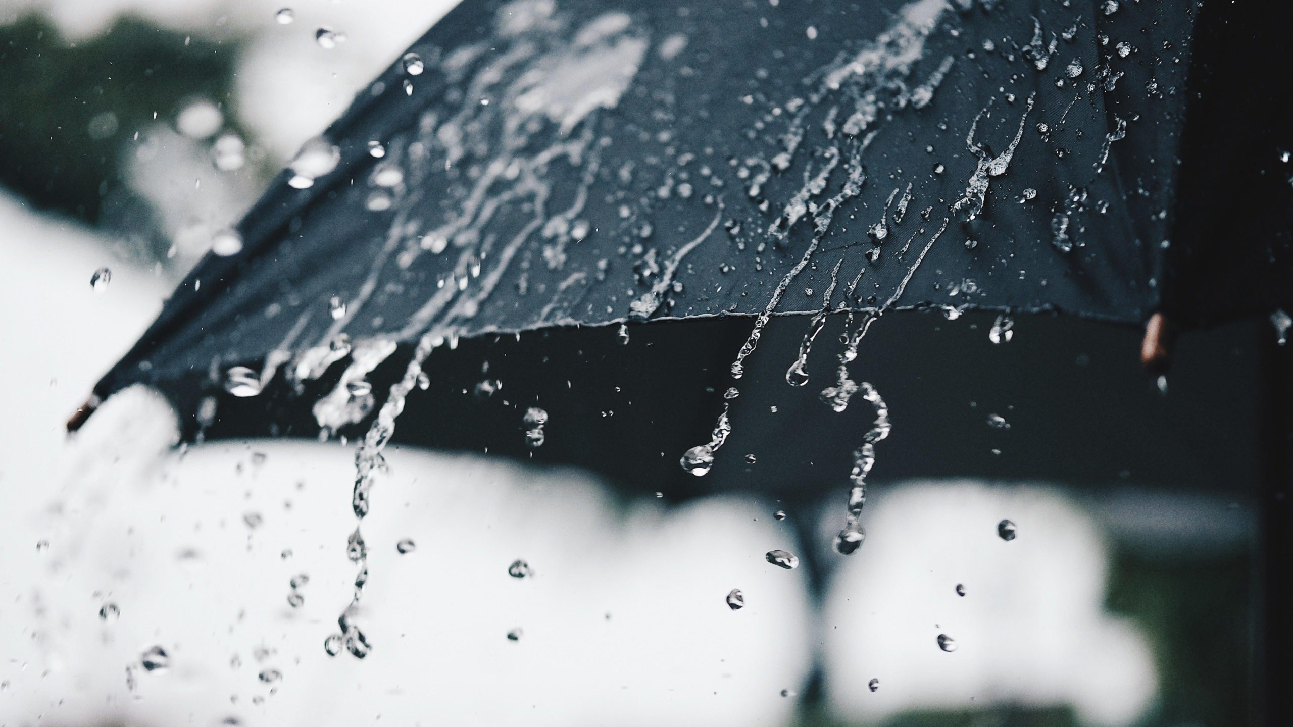 How to Set Up Rain and Snow Alerts on Your iPhone
