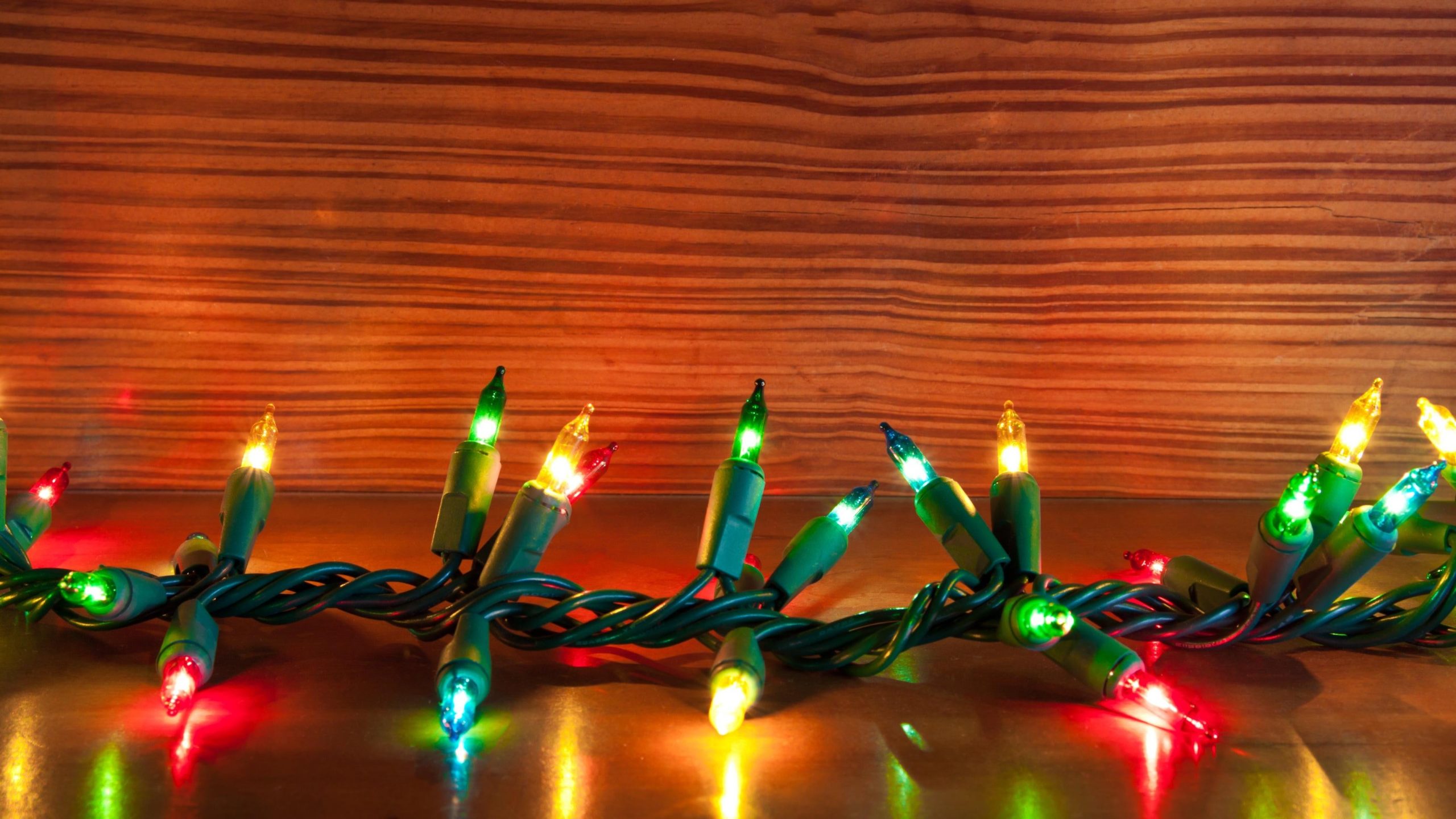 How to Tell Exactly How Many Christmas Lights You Need