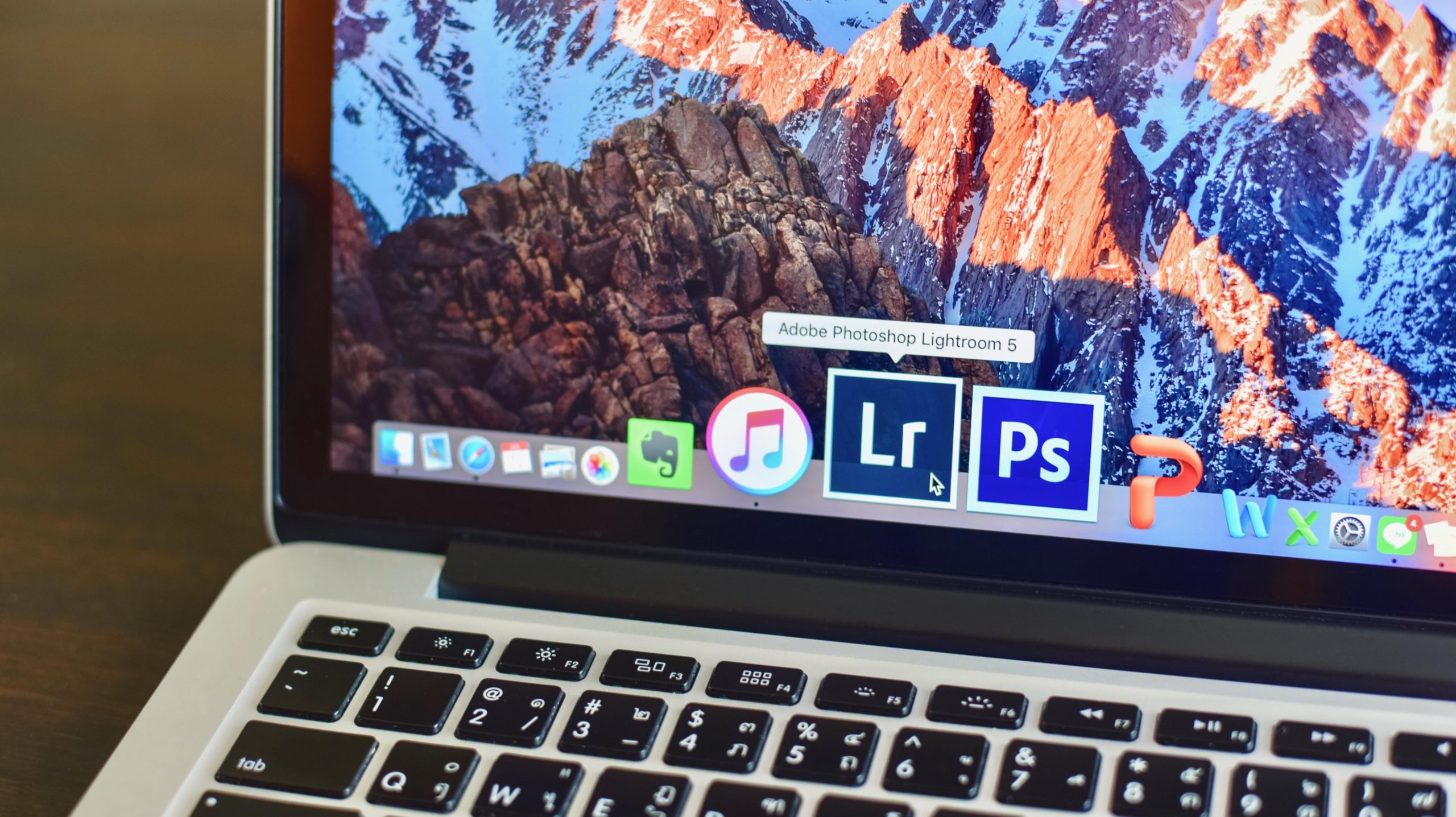 How to Fix Those Oversized App Icons on Your Mac’s Dock