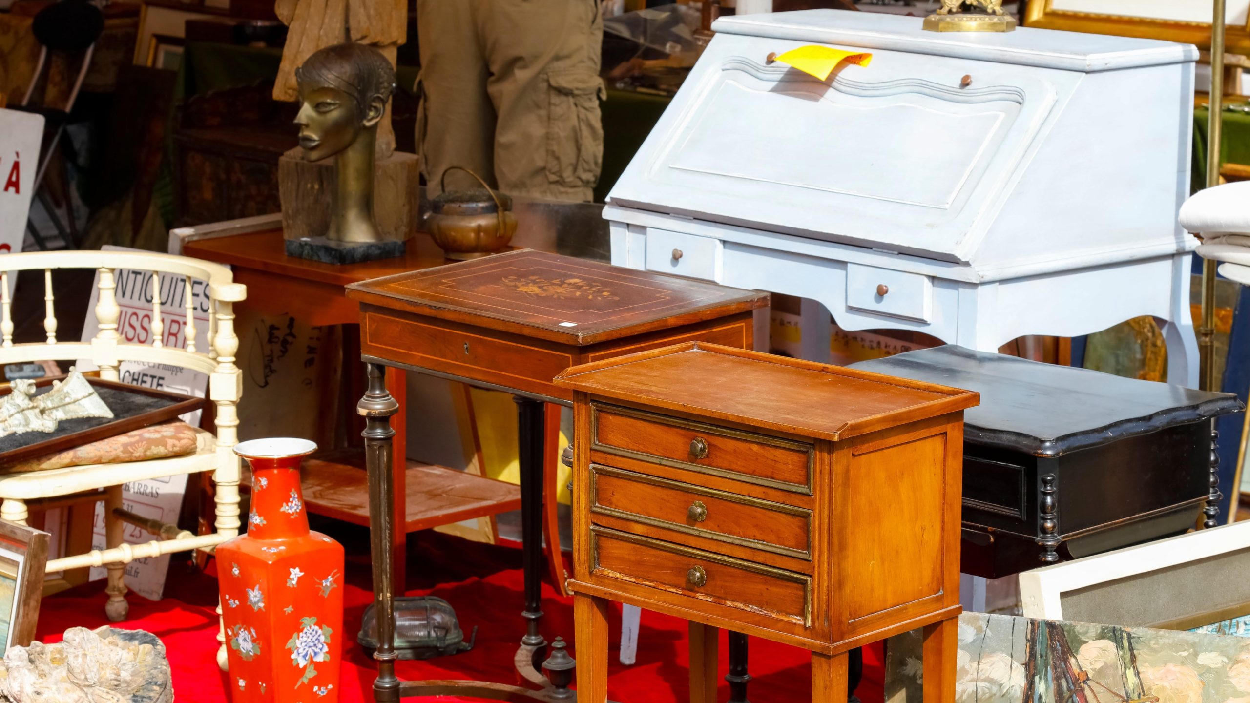 How to Rid Your Secondhand Furniture of That Thrift Store Smell