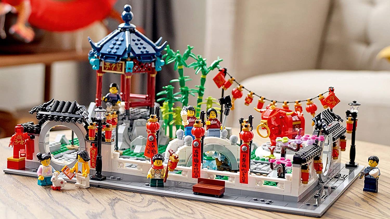 Spring Lantern Festival is a great lunar new year gift for kids