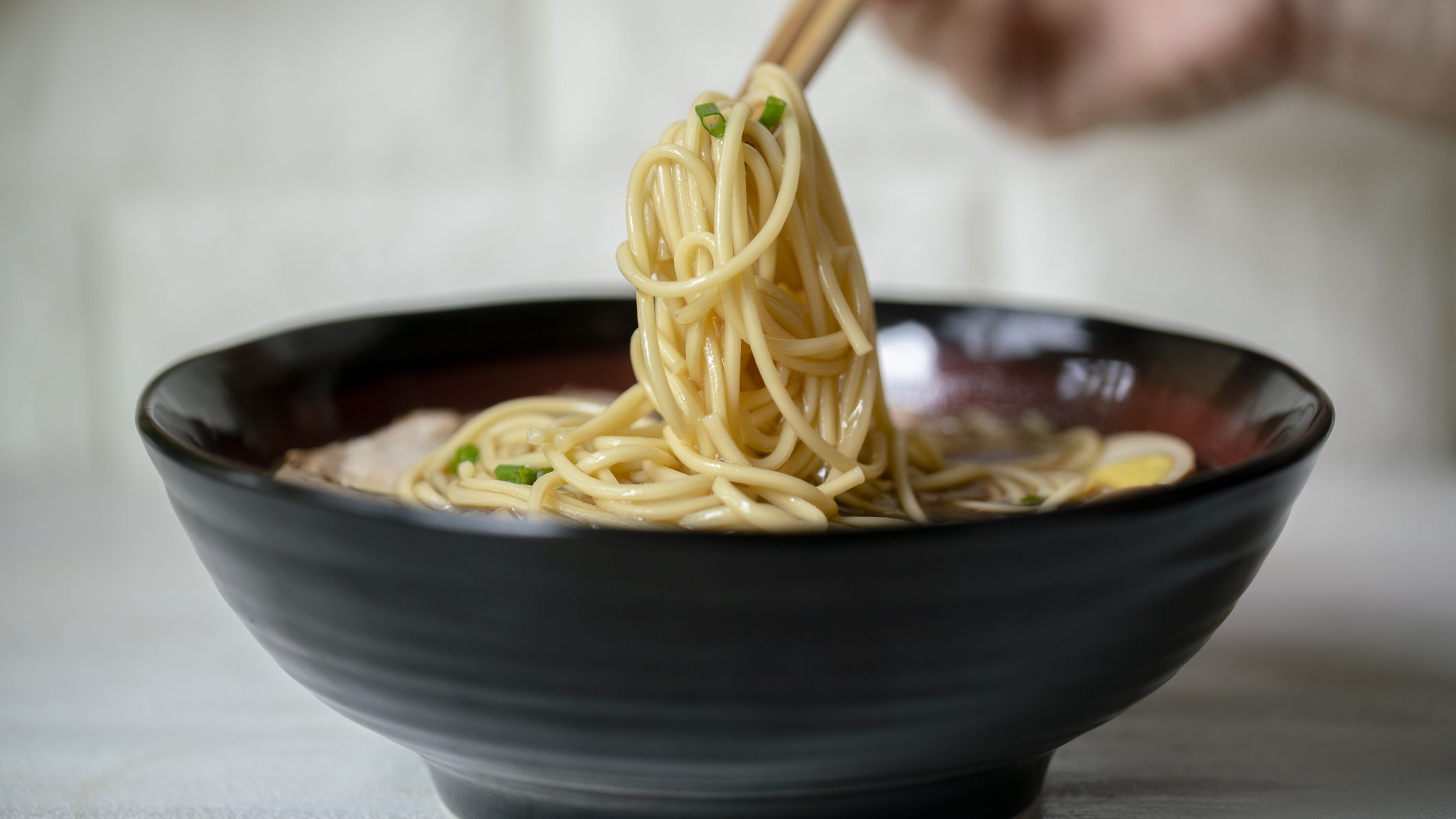 A bowl of noodles